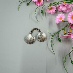 Vintage Etched Silver Chain Link Sweater Clip / Brooch